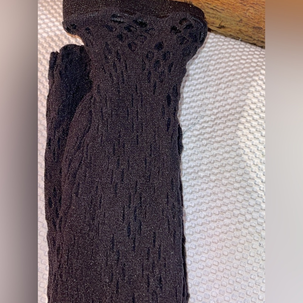 Fishnet Patterned Footed Tights - Picture 2 of 3